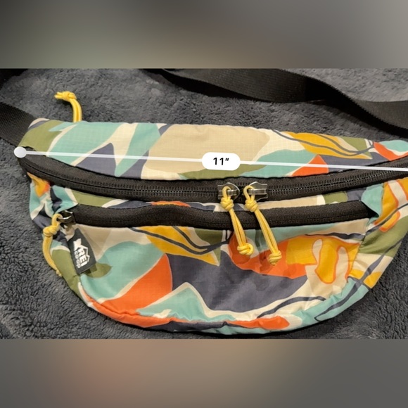 REl Co-op Trail 2 Print Waist Pack with a unique Tropical leaf pattern - Picture 12 of 16